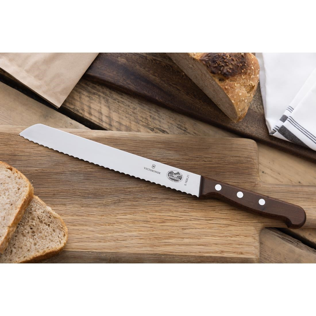 Victorinox Serrated Bread Knife Wooden 21.5cm