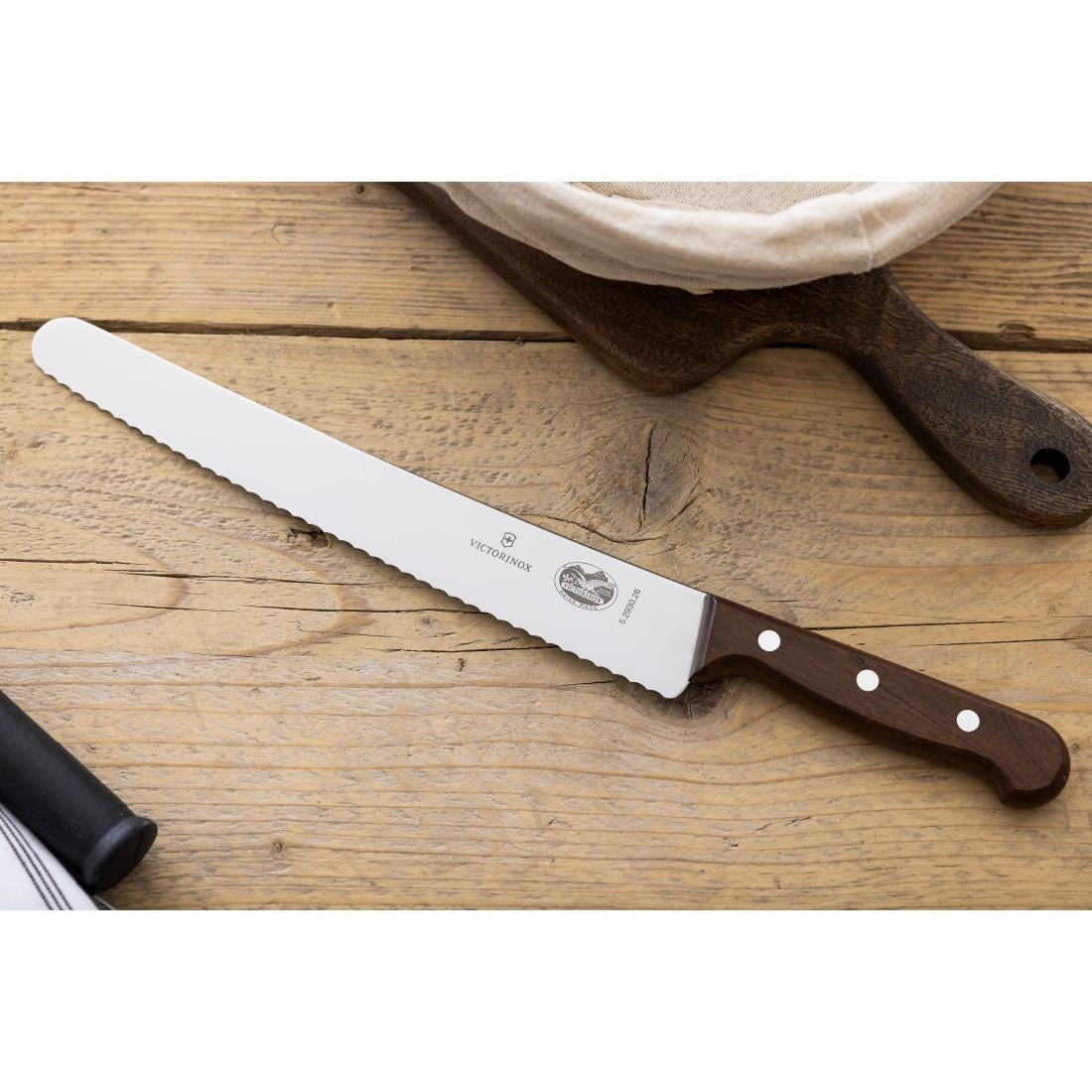 Victorinox Serrated Pastry Knife