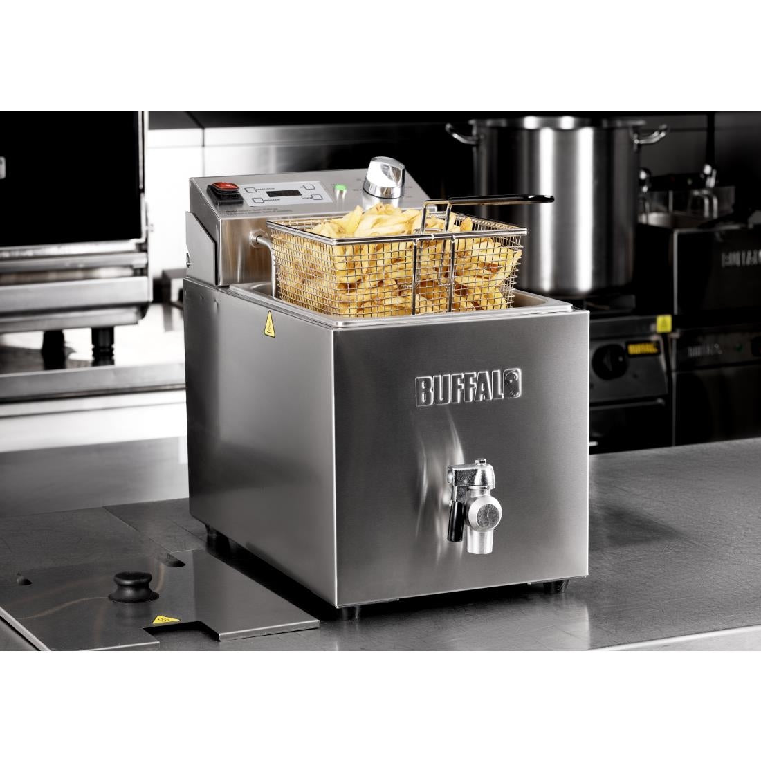 Buffalo Countertop Electric Fryer with Timer 8Ltr