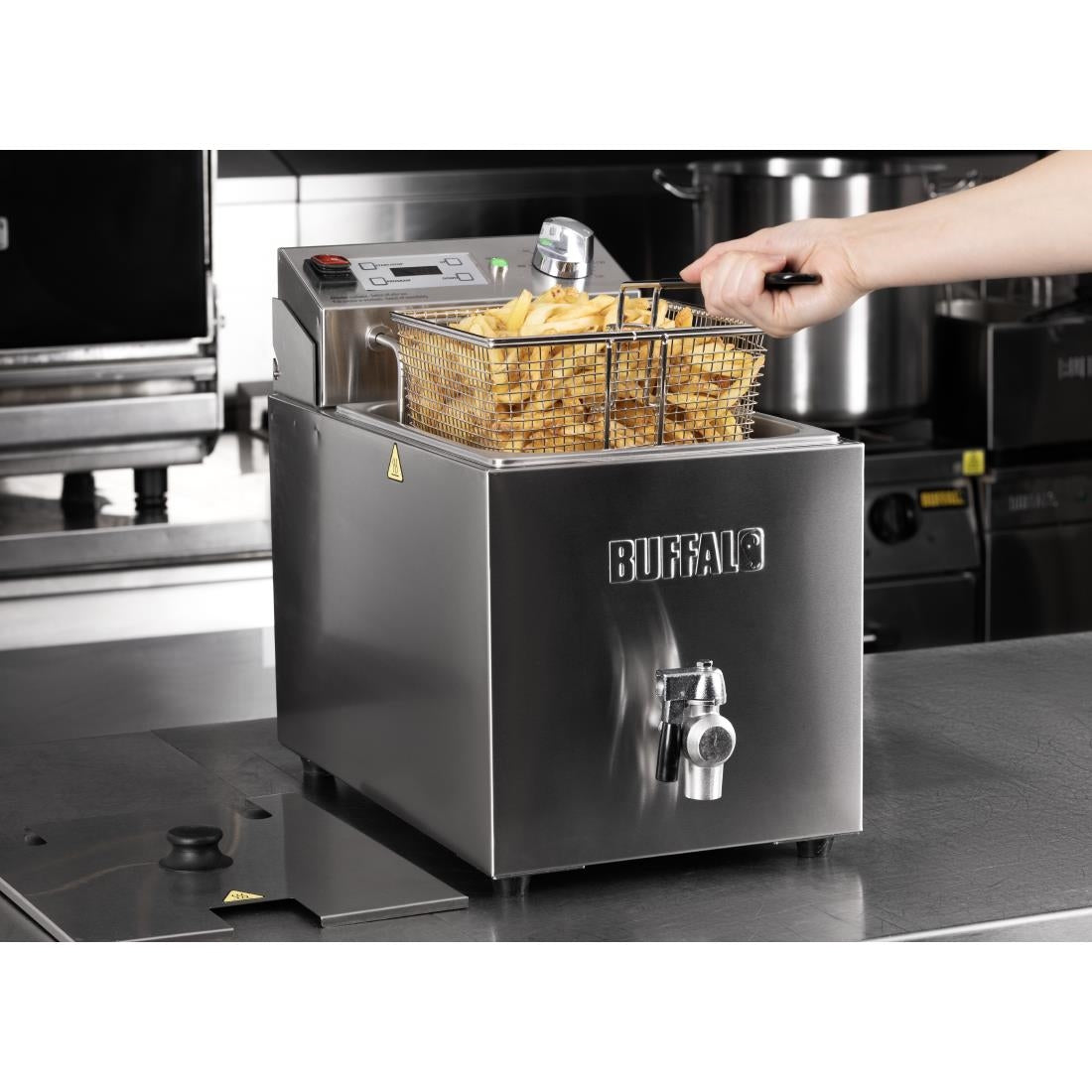 Buffalo Countertop Electric Fryer with Timer 8Ltr