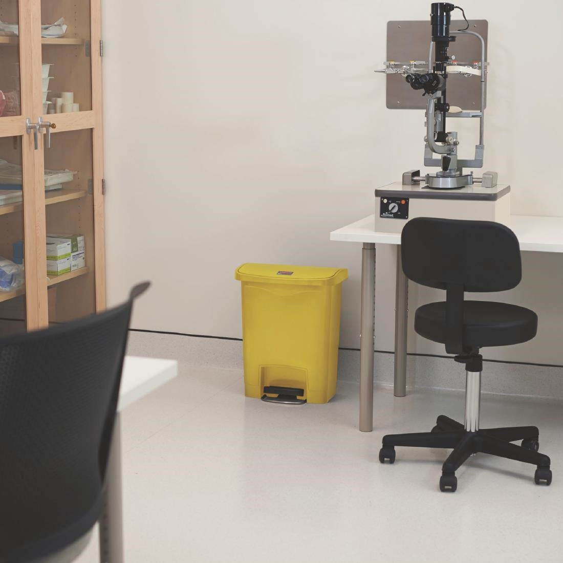 Rubbermaid Slim Jim Step-On Pedal Bin Yellow 30Ltr