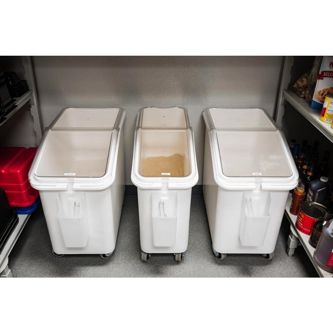 Cambro Mobile Ingredient Bin White 102Ltr