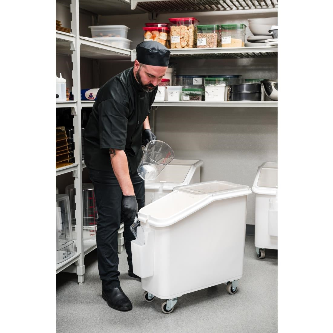 Cambro Mobile Ingredient Bin White 102Ltr