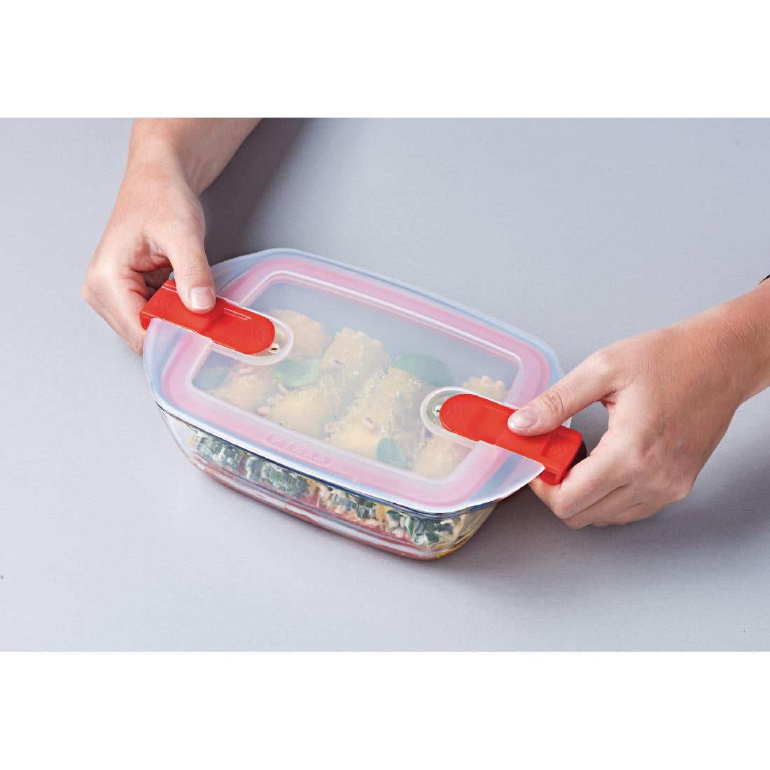 Pyrex Cook and Heat Rectangular Dish with Lid 1Ltr