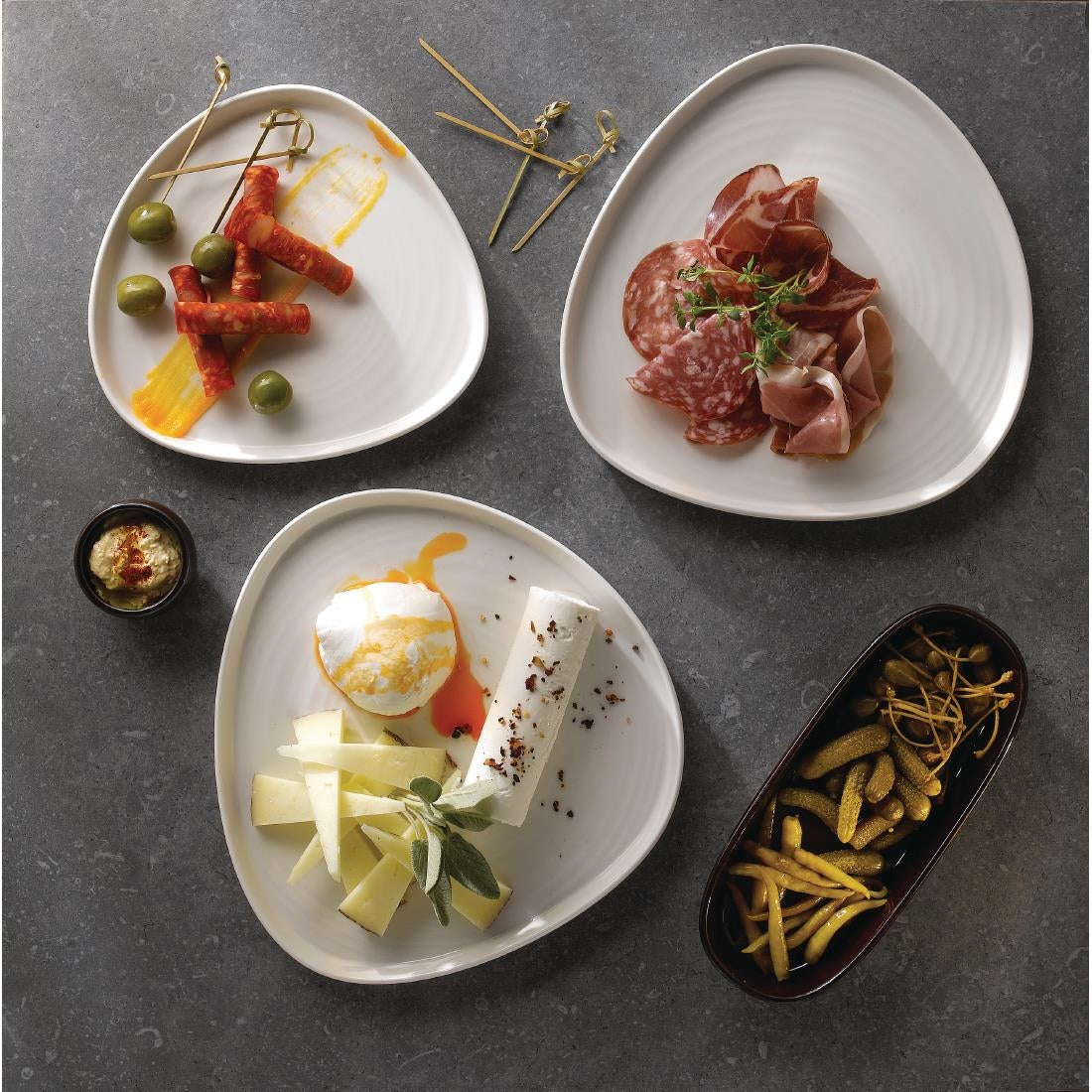 Churchill White Triangle Walled Chef Plates 260mm (6 Pack)