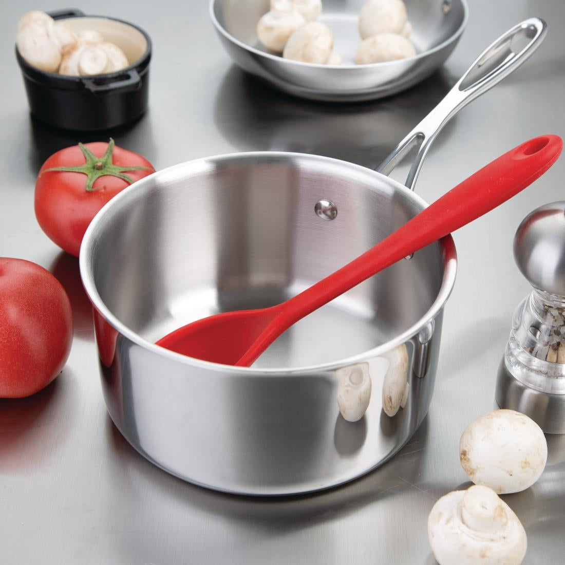 Vogue Stainless Steel Tri-Wall Saucepan 18cm
