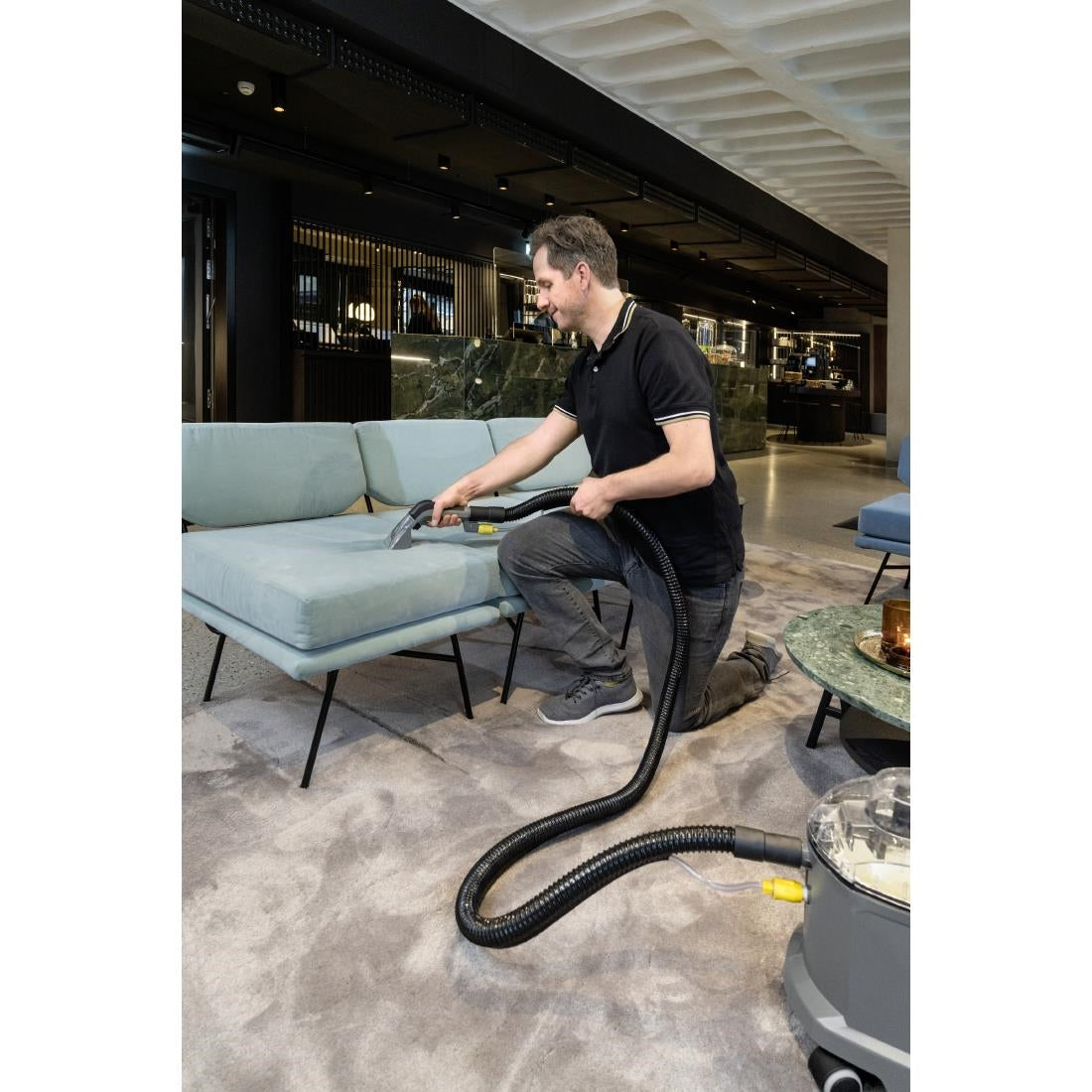 Karcher Spray Extraction Cleaner Puzzi 8/1 C