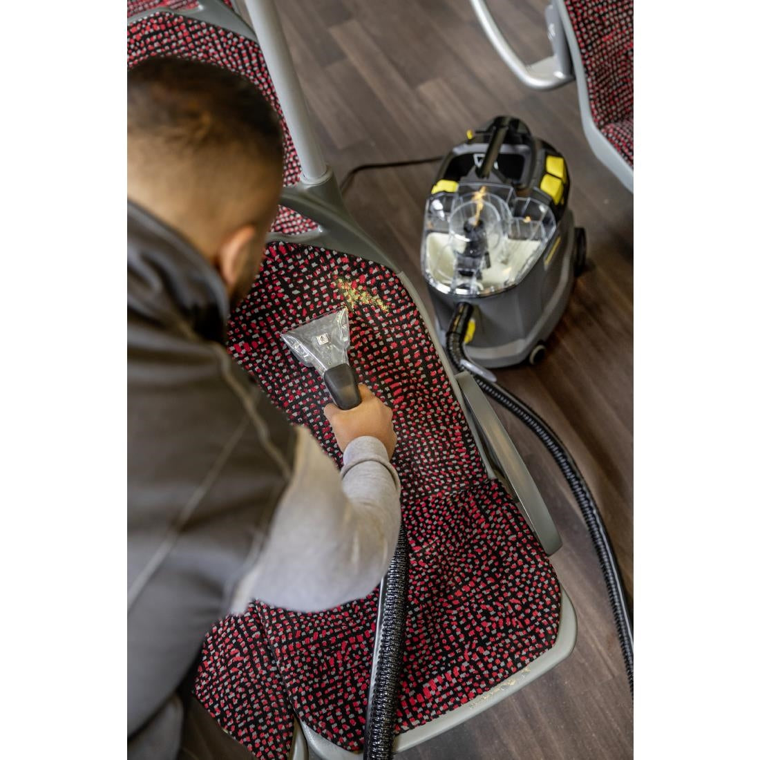 Karcher Spray Extraction Cleaner Puzzi 8/1 C