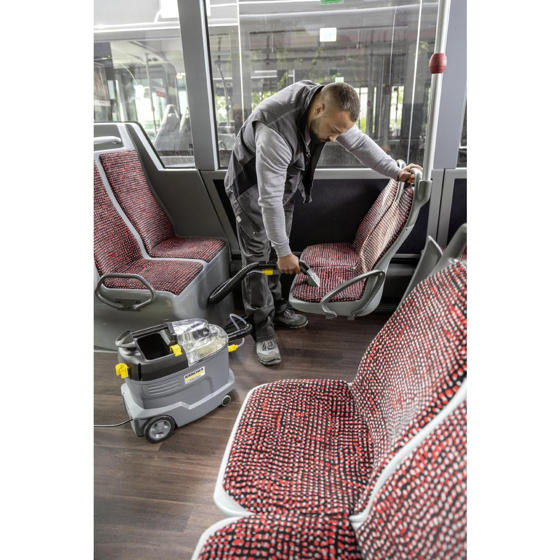 Karcher Spray Extraction Cleaner Puzzi 8/1 C