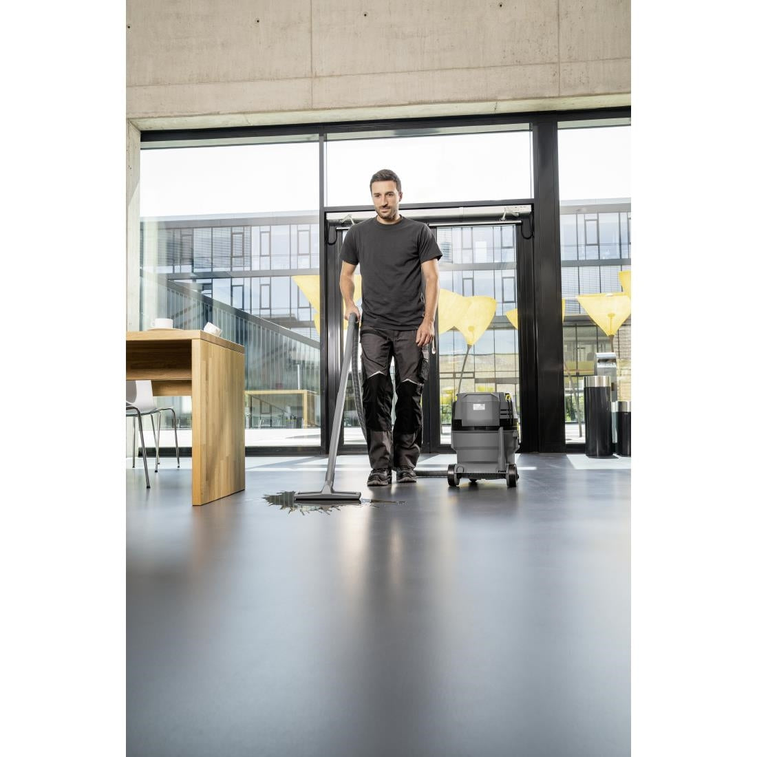 Karcher Battery Wet and Dry Vacuum NT 22/1 AP BP Without Battery and Charger