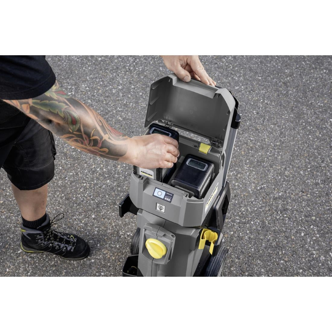Karcher Battery High Pressure Cleaner HD 4/11 C BP Without Battery and Charger