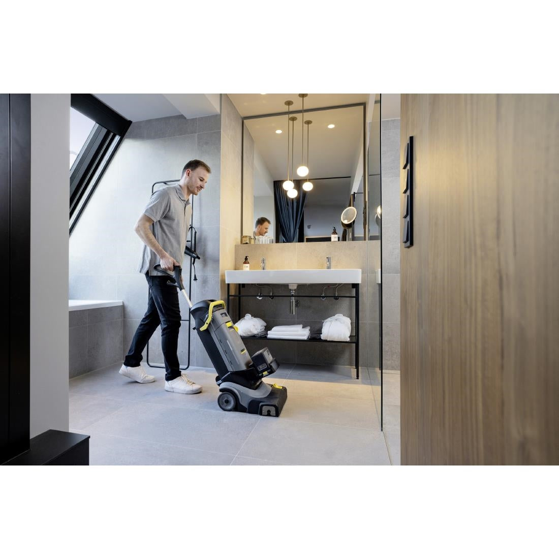 Karcher Scrubber Dryer BR 30/4 C BP Without Battery and Charger