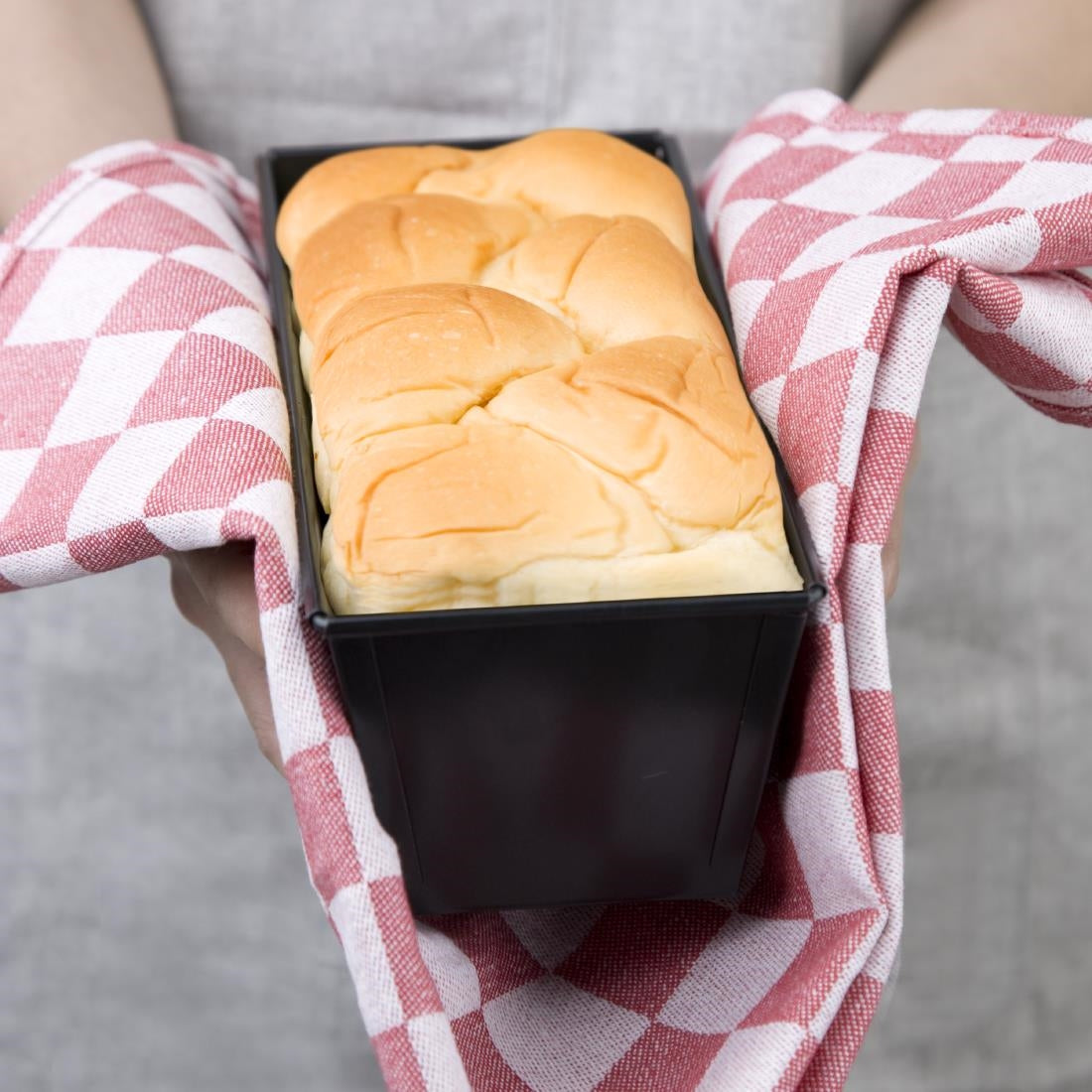 Vogue Non-Stick Loaf Tin 250mm