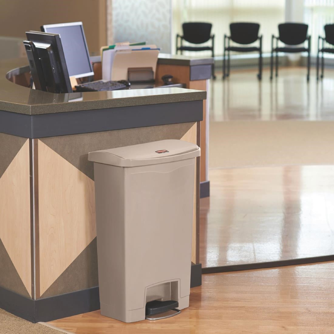 Rubbermaid Slim Jim Step-On Pedal Bin Beige 50Ltr