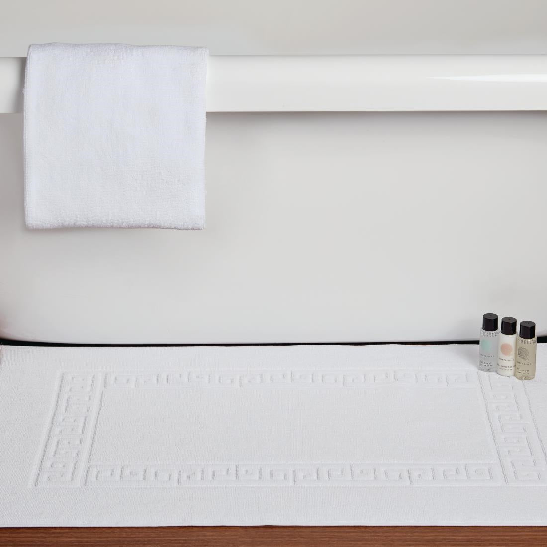 Mitre Comfort Nova Bath Mat White