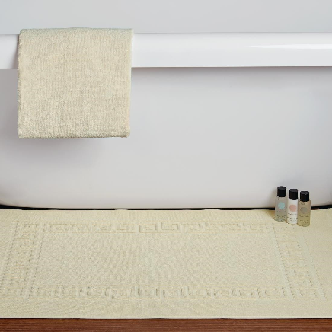 Mitre Essentials Nova Bath Mat Cream