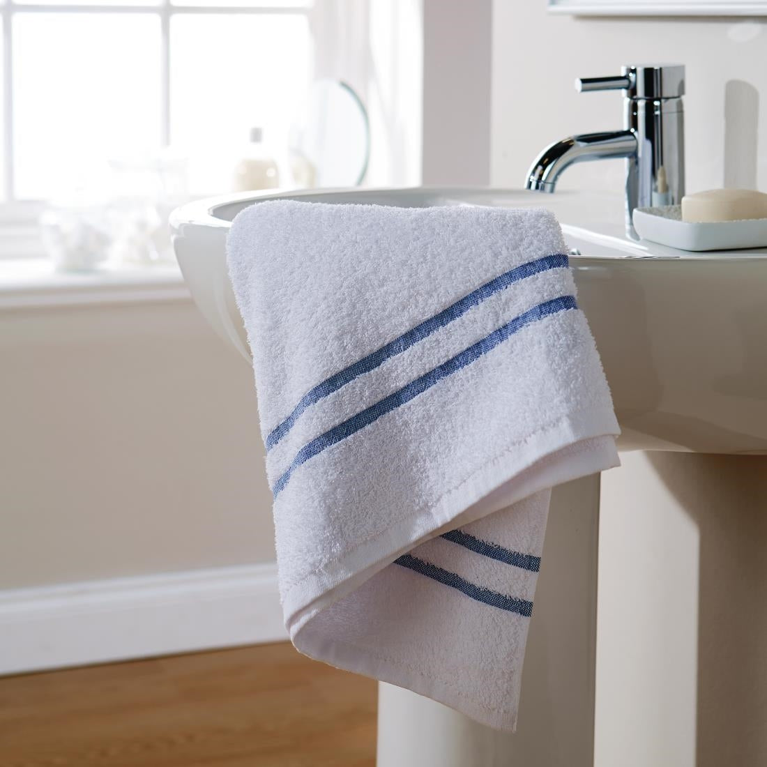 Mitre Comfort Sports Towel White XL