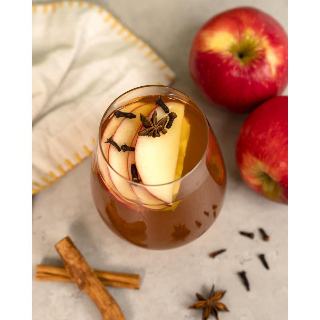 Simply Winter Warmer Spiced Apple Syrup 1Ltr