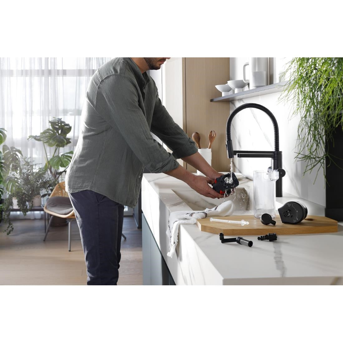 De'Longhi Magnifica Plus Bean to Cup Coffee Machine, ECAM320.60.B - Black