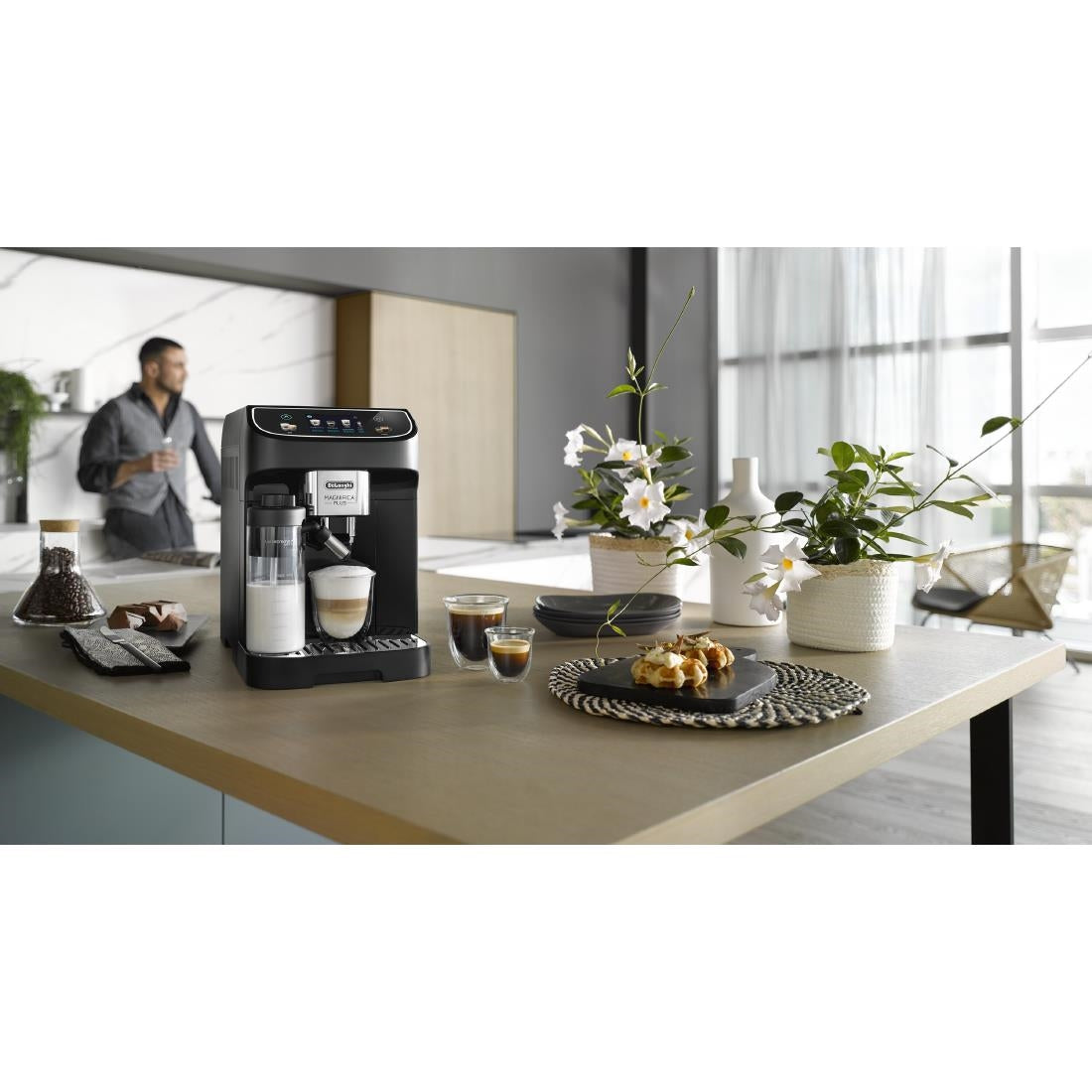 De'Longhi Magnifica Plus Bean to Cup Coffee Machine, ECAM320.60.B - Black