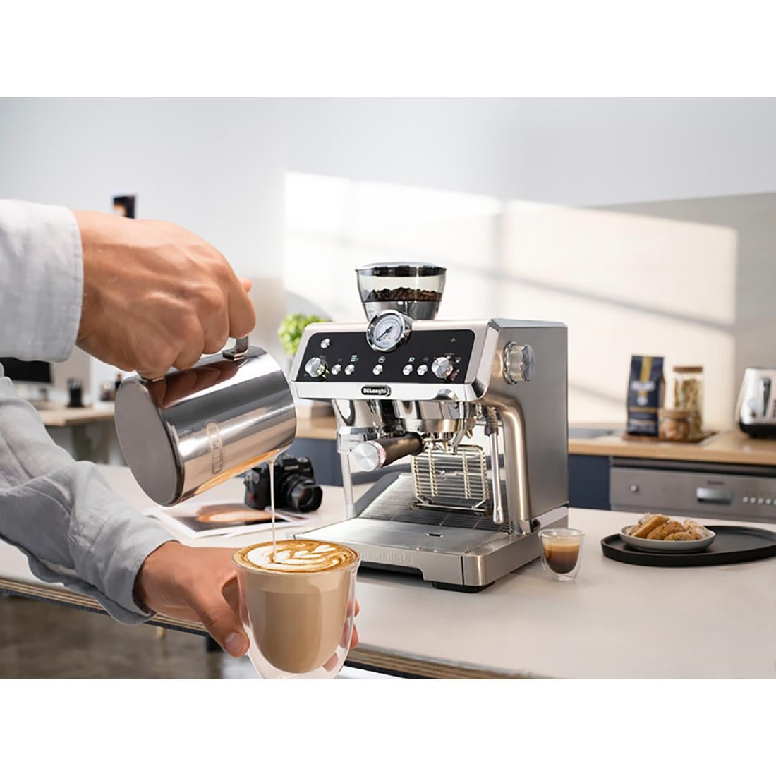 DeLonghi La Specialista Prestigio Bean to Cup Coffee Machine EC9355.M