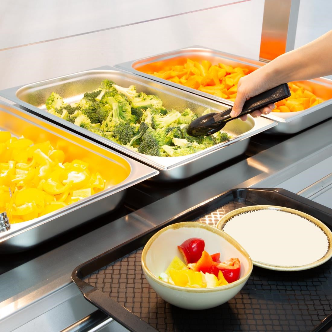 Buffalo Mobile Servery with Solid Heated Top 4x 1/1 GN