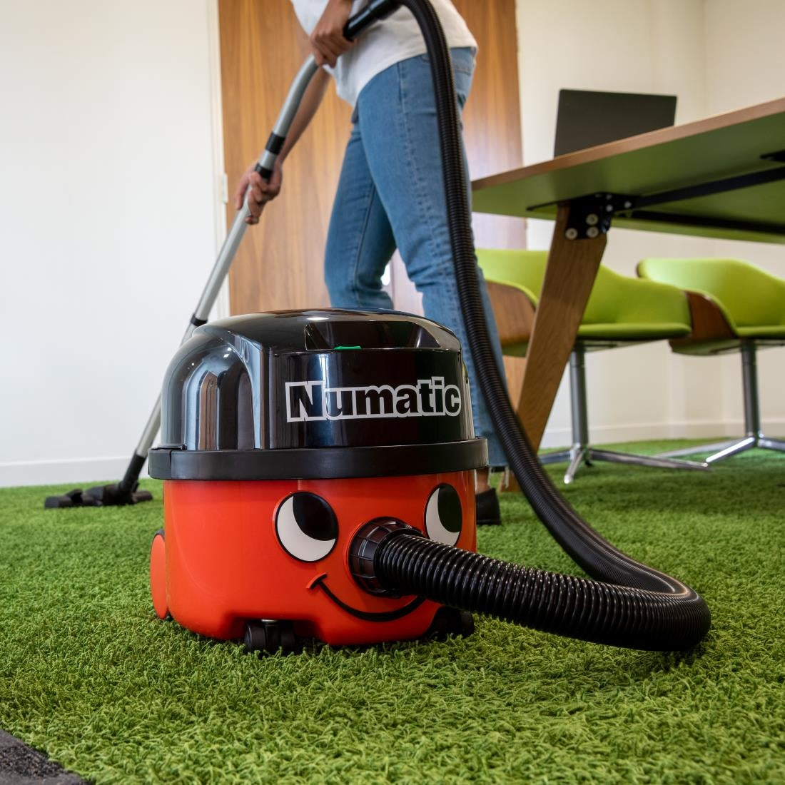 Numatic Pro Cordless Henry Vacuum NBV190NX