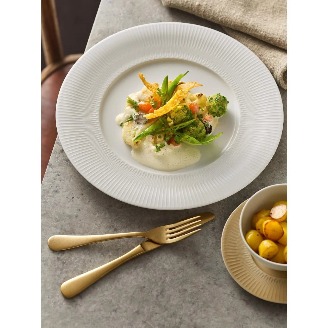 Schönwald Vibes Rimmed Oval Plates 240x150mm (12 Pack)