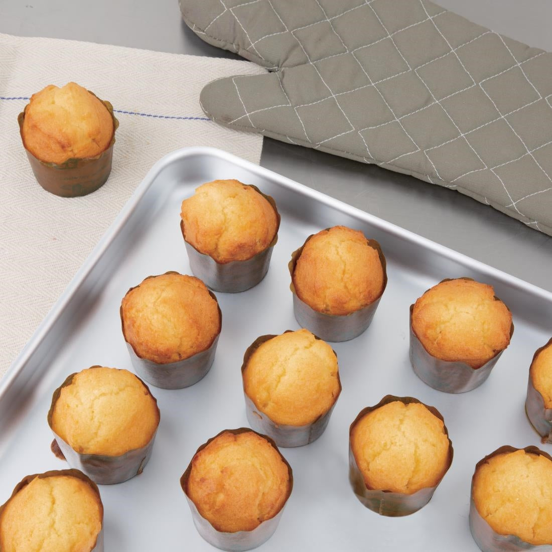 Vogue Aluminium Bakewell Pan 610x455mm