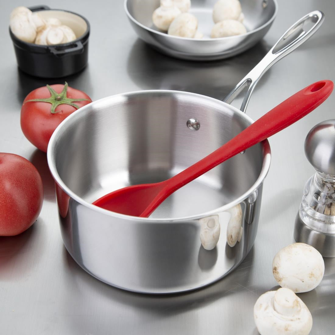 Vogue Stainless Steel Tri-Wall Saucepan 18cm