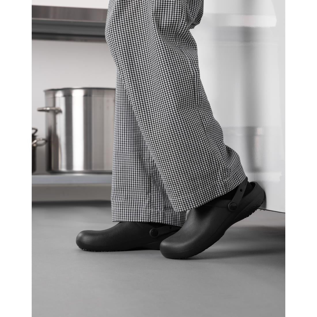 Nisbets Essentials Chefs Clog Black 4445