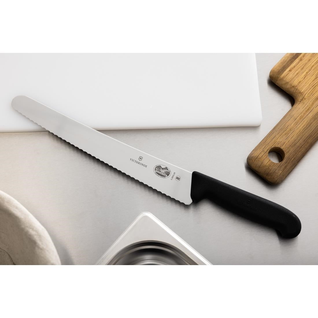Victorinox Serrated Curved Blade Pastry Knife Black  26cm