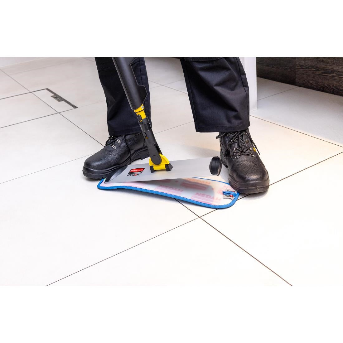 Rubbermaid Hygen Pulse Microfibre Spray Mop Yellow