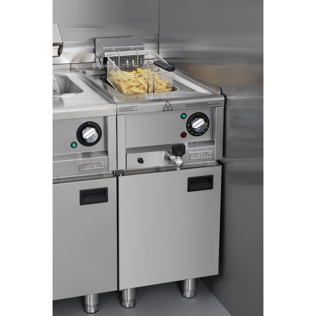 Buffalo 600 Series Single Tank Electric Fryer 8Ltr Three Phase