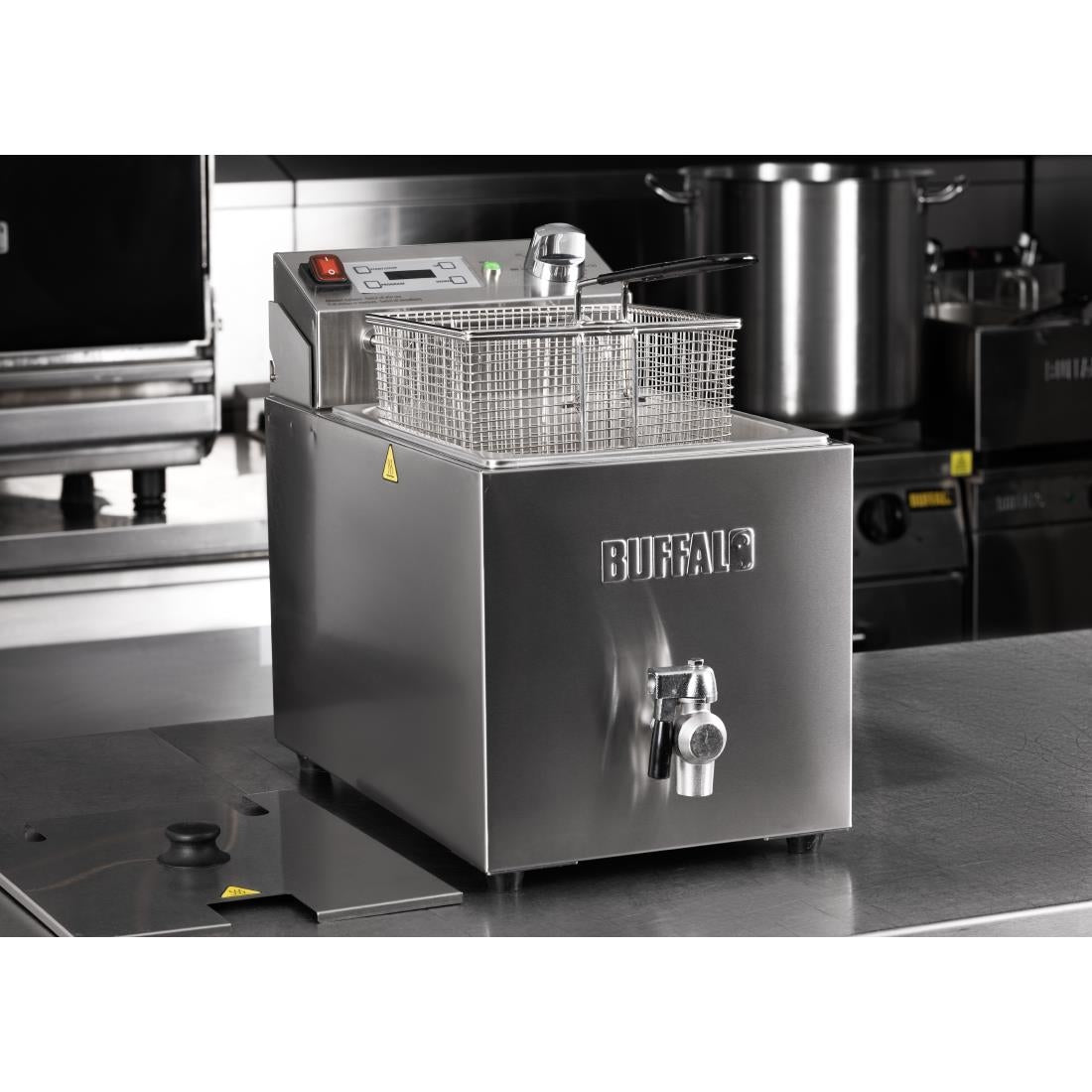 Buffalo Countertop Electric Fryer with Timer 8Ltr