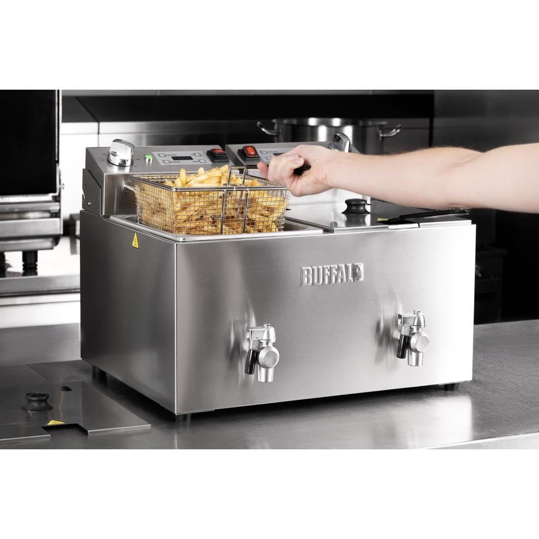 Buffalo Countertop Electric Fryer with Timer 2x8Ltr