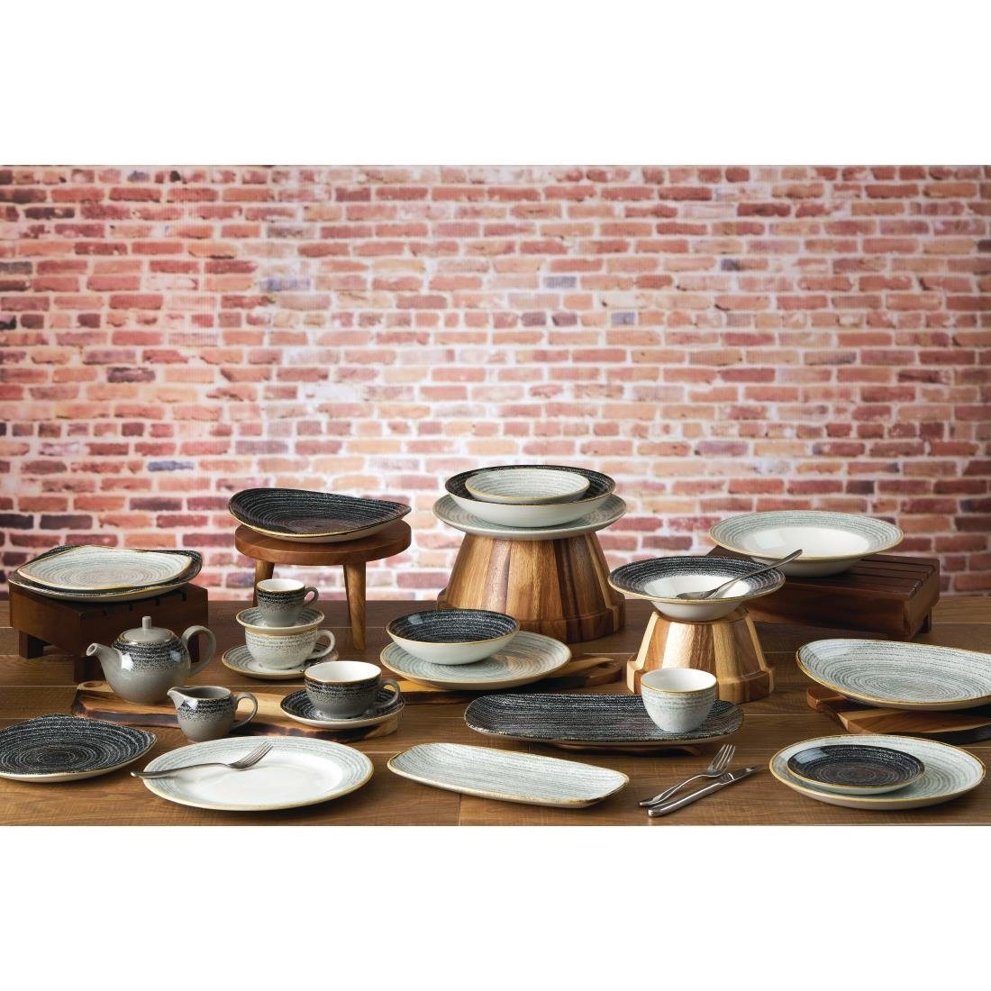 Churchill Studio Prints Homespun Charcoal Black Square Plates 252mm