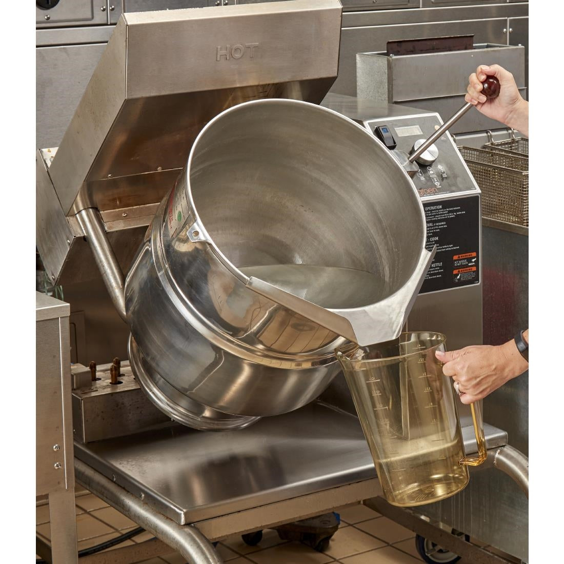 Cambro High Heat Measuring Jug 3.8Ltr