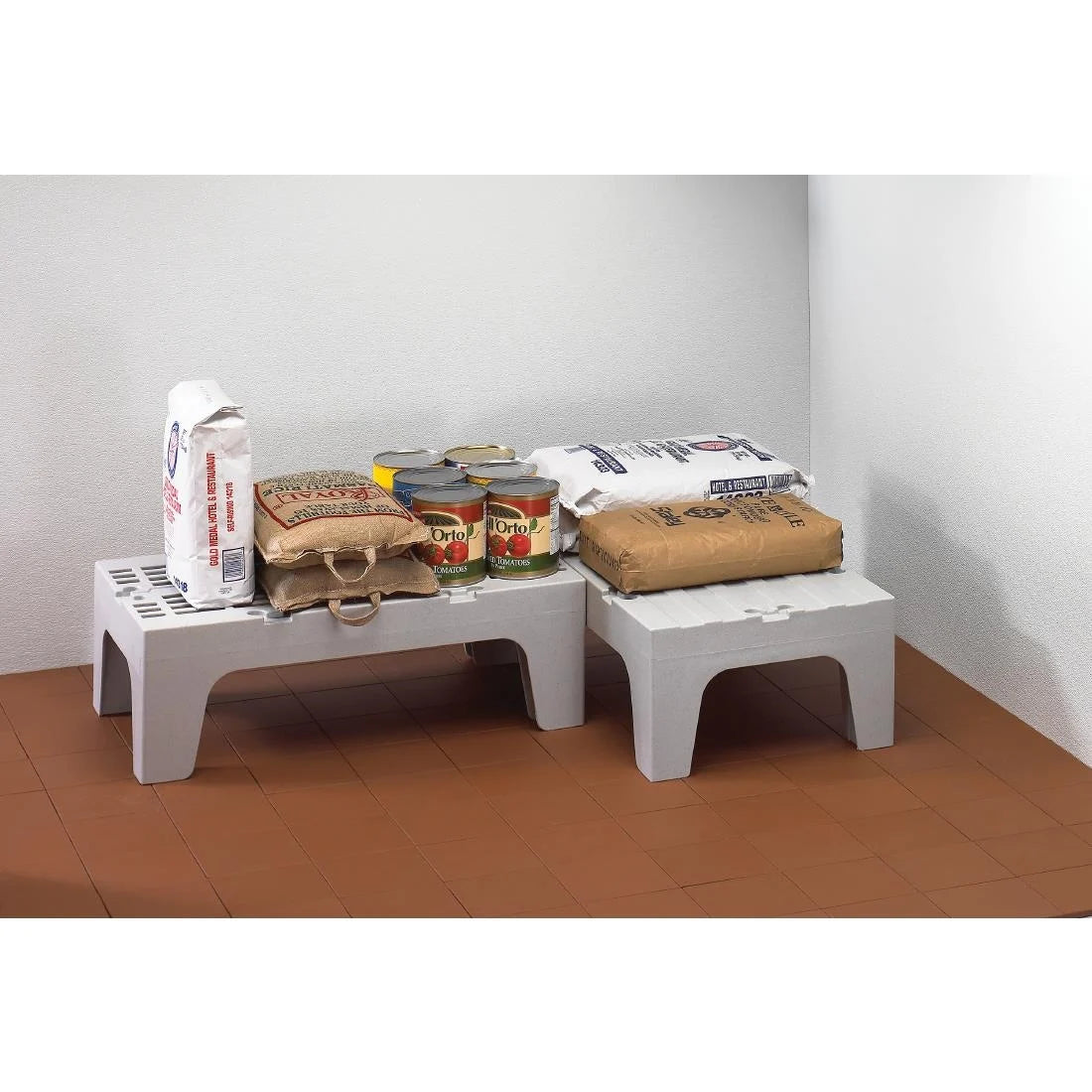 Cambro Dunnage Rack 300 x 533 x 915mm
