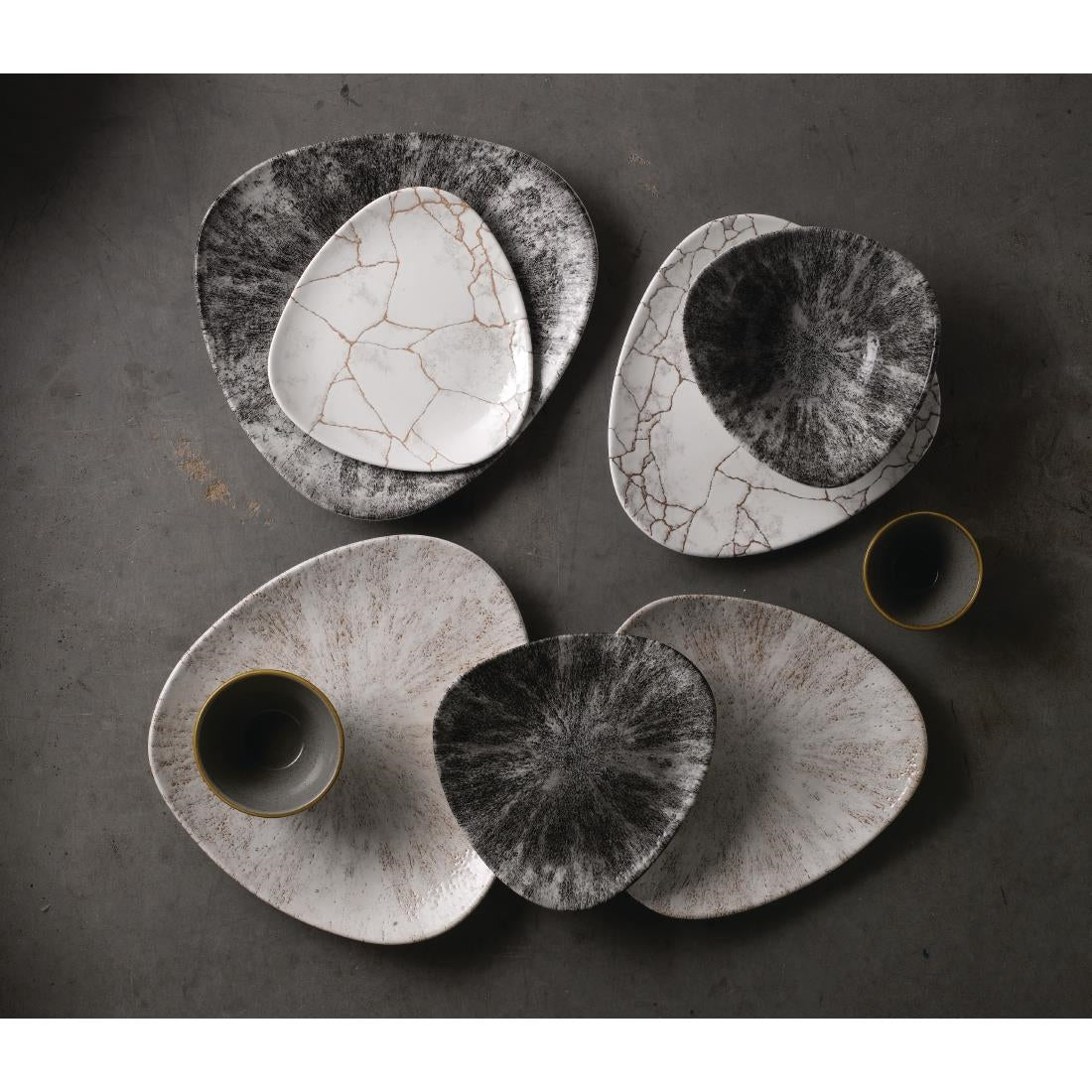 Churchill Studio Prints Kintsugi Agate Grey Lotus Plates 177mm (12 Pack)