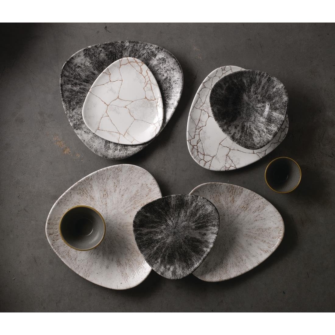Churchill Studio Prints Kintsugi Agate Grey Lotus Plates 254mm (12 Pack)