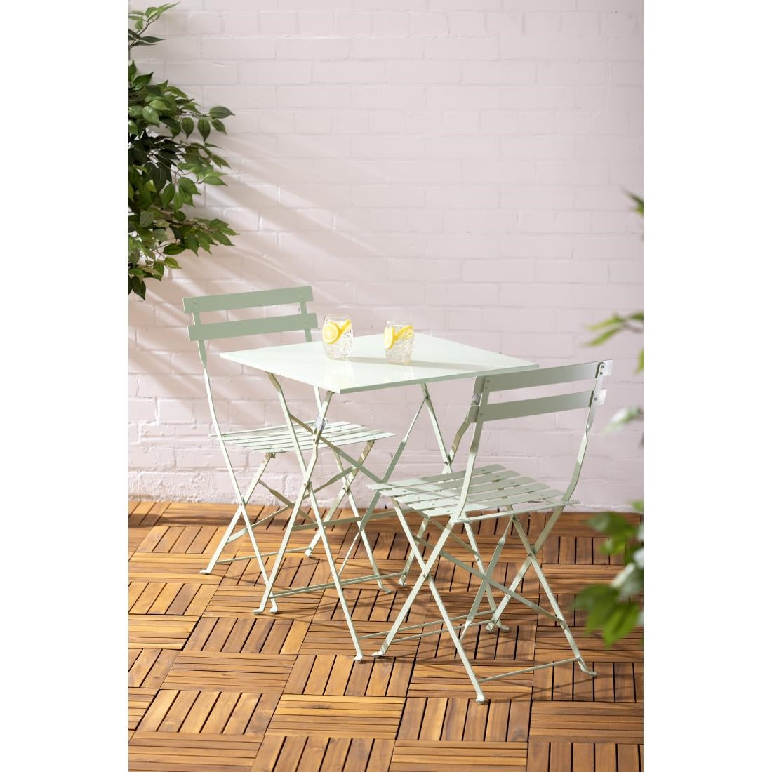 Bolero Perth Light Green Pavement Style Steel Folding Chairs (2 Pack)