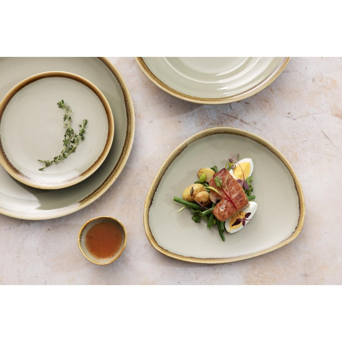Olympia Kiln Triangular Plate Moss 230mm (Pack of 6)