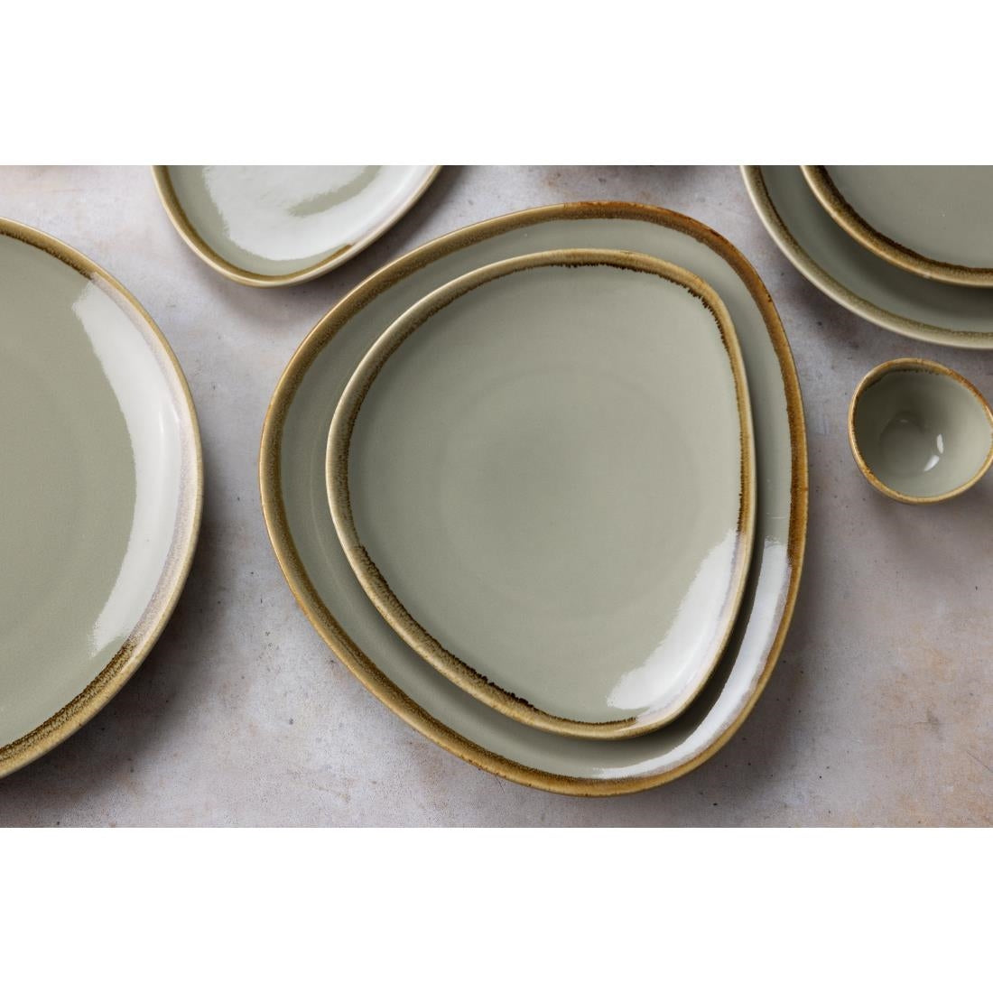 Olympia Kiln Triangular Plate Moss 230mm (Pack of 6)
