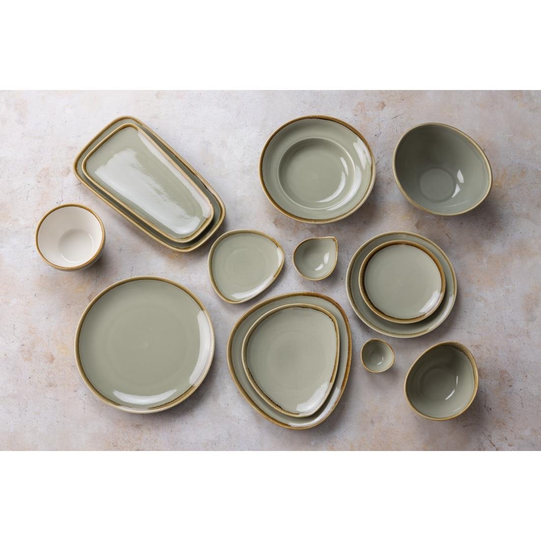Olympia Kiln Triangular Plate Moss 280mm (Pack of 4)