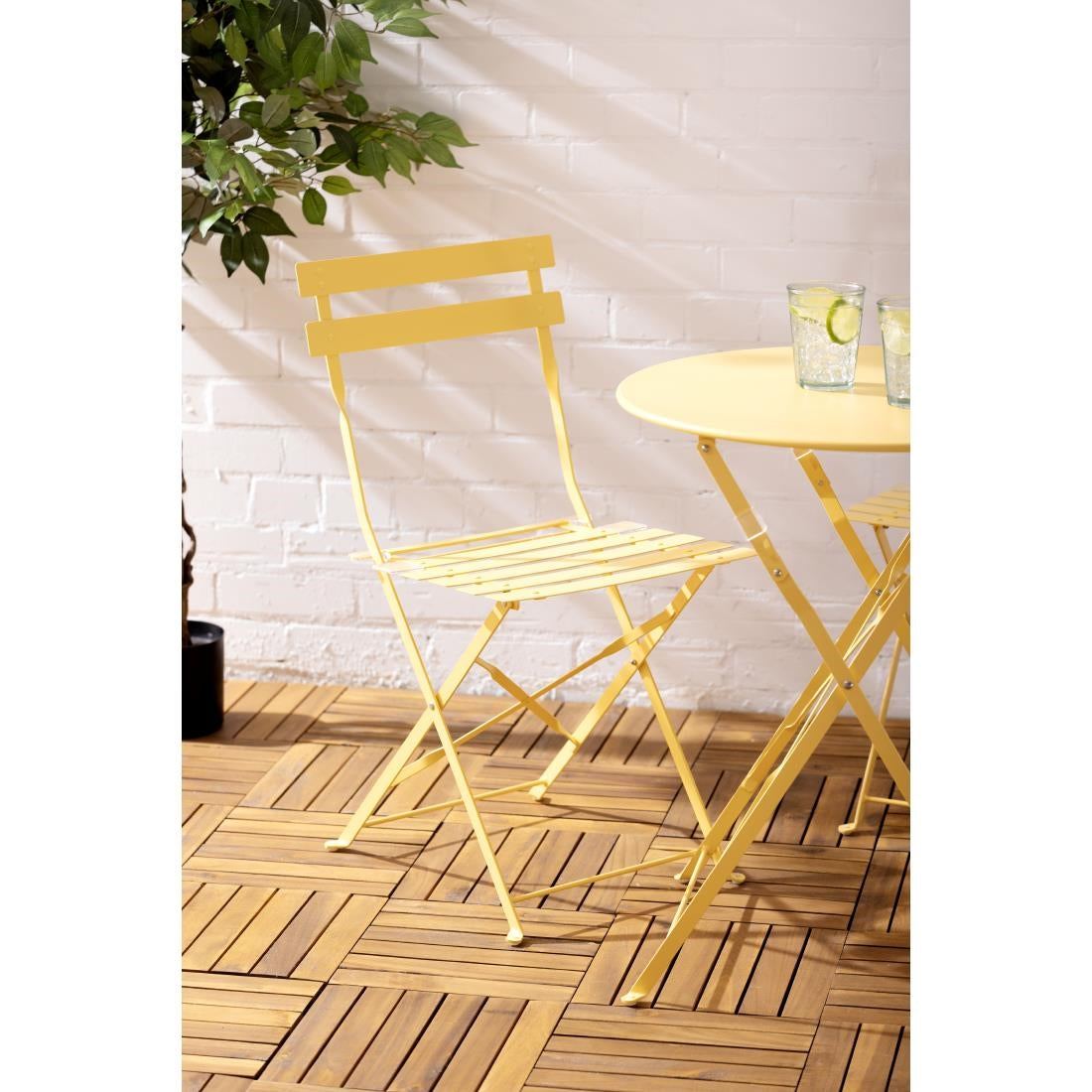 Bolero Perth Mellow Yellow Pavement Style Steel Folding Chairs (2 Pack)