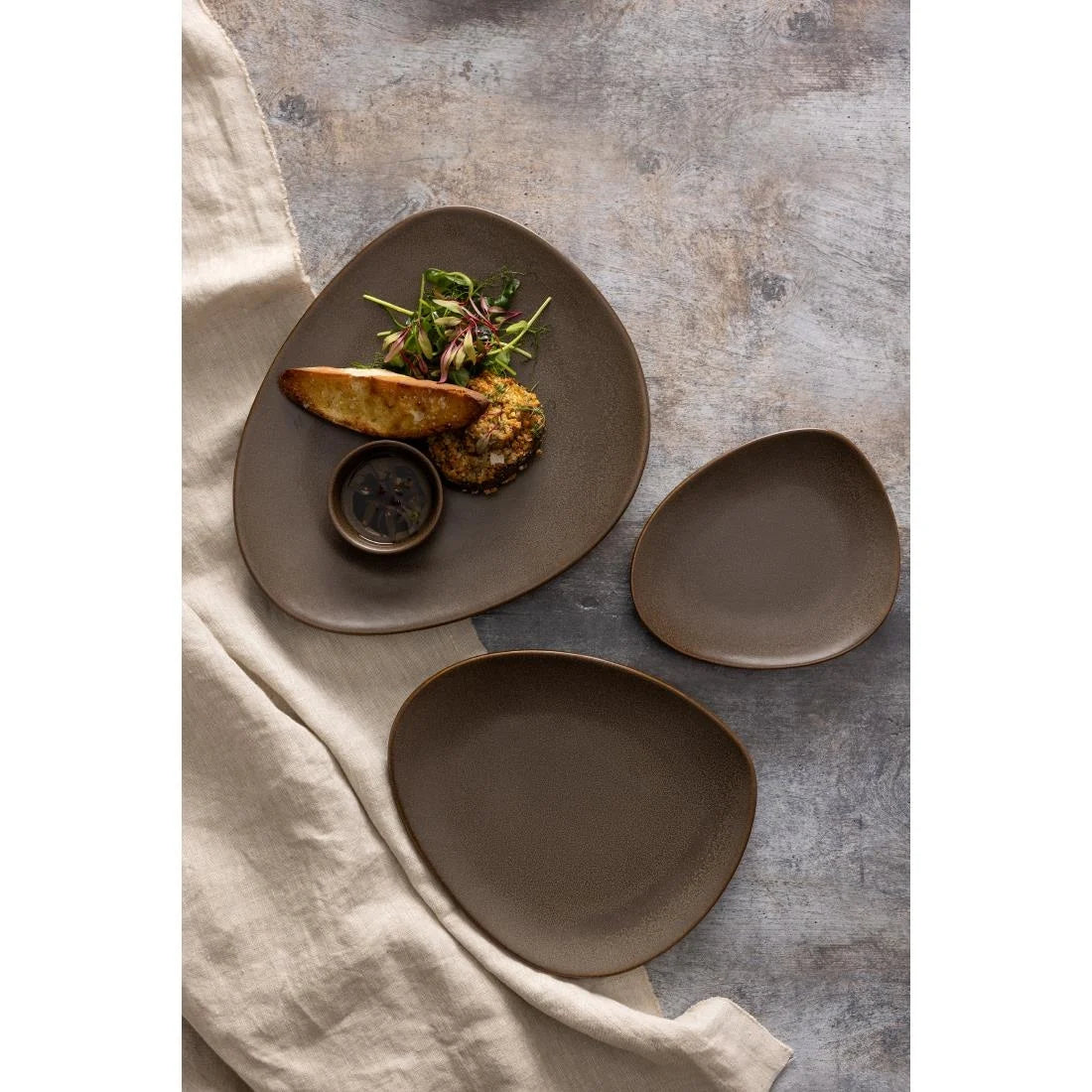 Olympia Ember Triangle Plates Mahogany 308x255mm (4 Pack)