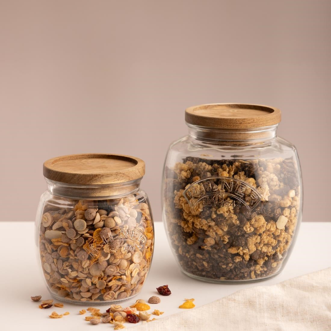 Kilner Universal Jar with Acacia Wooden Lid 850ml