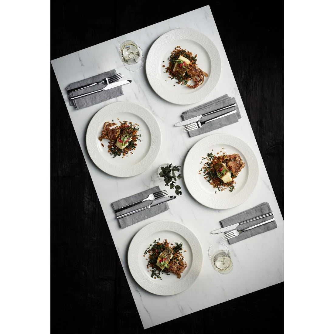 Churchill Viana Footed Plates 261mm White (12 Pack)