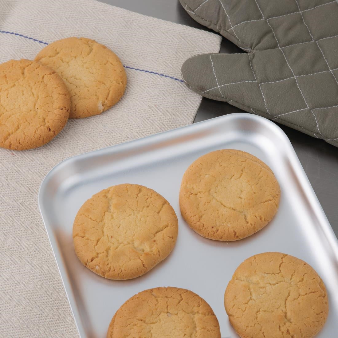 Vogue Aluminium Baking Tray 318x216mm